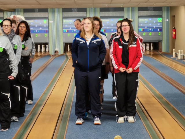 1. Frauen 22-23