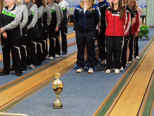 1. Frauen 22-23